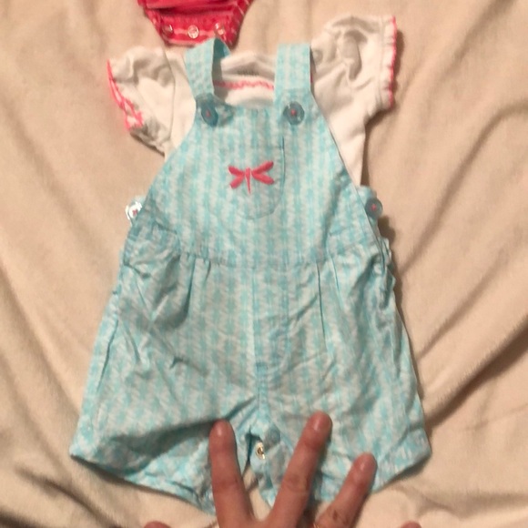 SUPER CUTE LIKE NEW - NEWBORN ROMPER BUNDLE - Picture 2 of 5